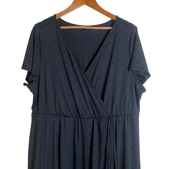 Torrid black short sleeve dress. Size 3X - Picture 2 of 9